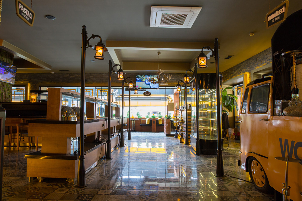 Woox Lounge Cafe & Restaurant